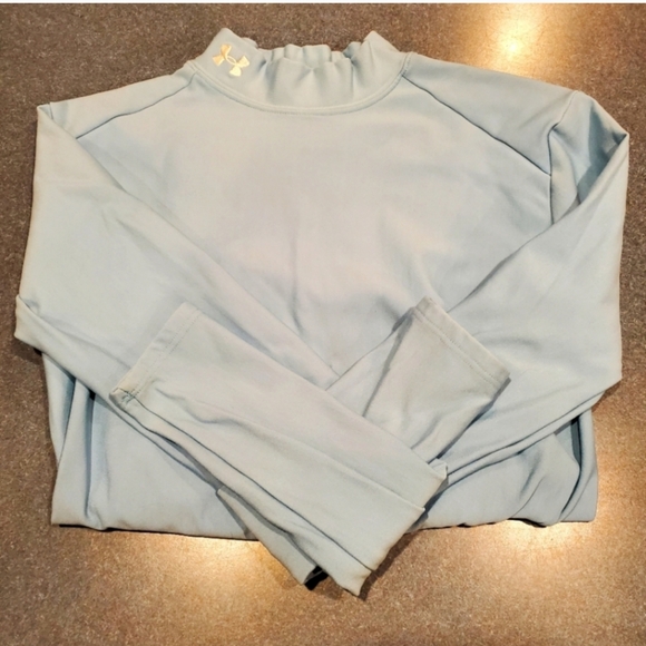 Ice Blue Youth Under Armour long sleeve compression shirt,I believe sz Md 💙 - Picture 10 of 12